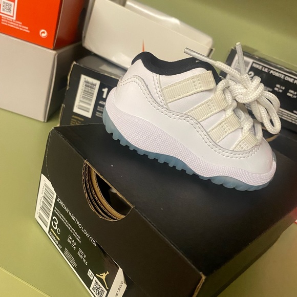 Jordan 11 retro low - Picture 5 of 9